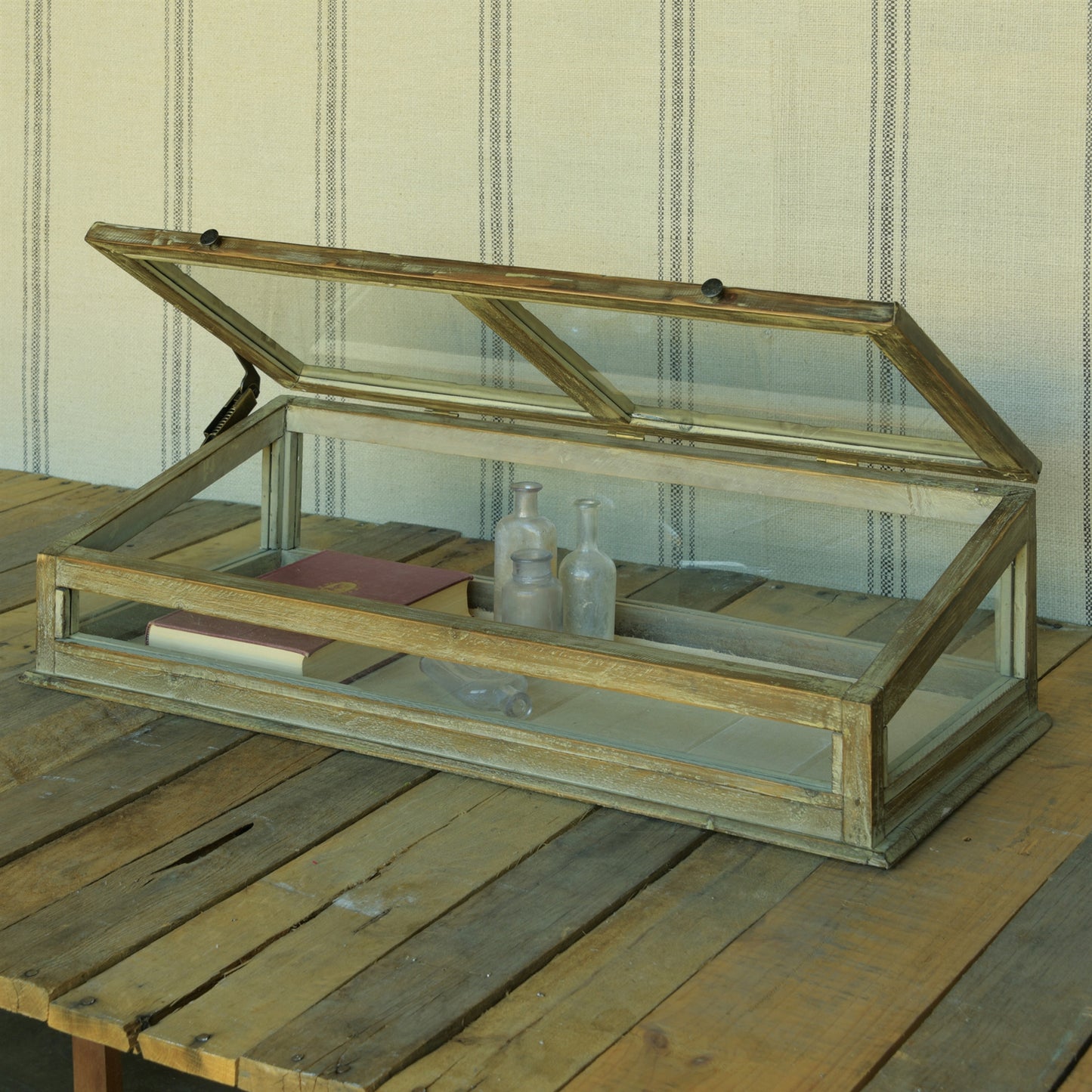 Jennings Display Case — HomArt
