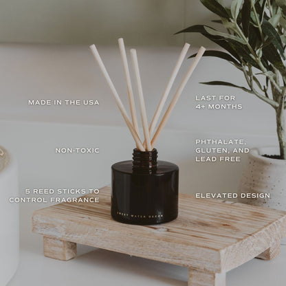 Amber jar reed diffuser detail