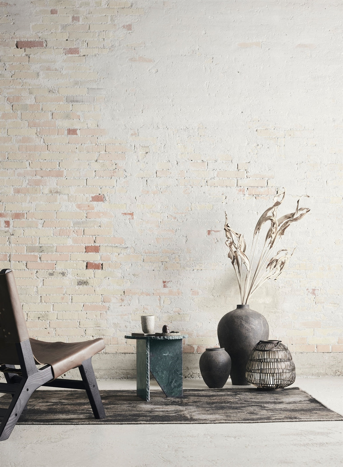 Memory Terracotta Vase by Muubs